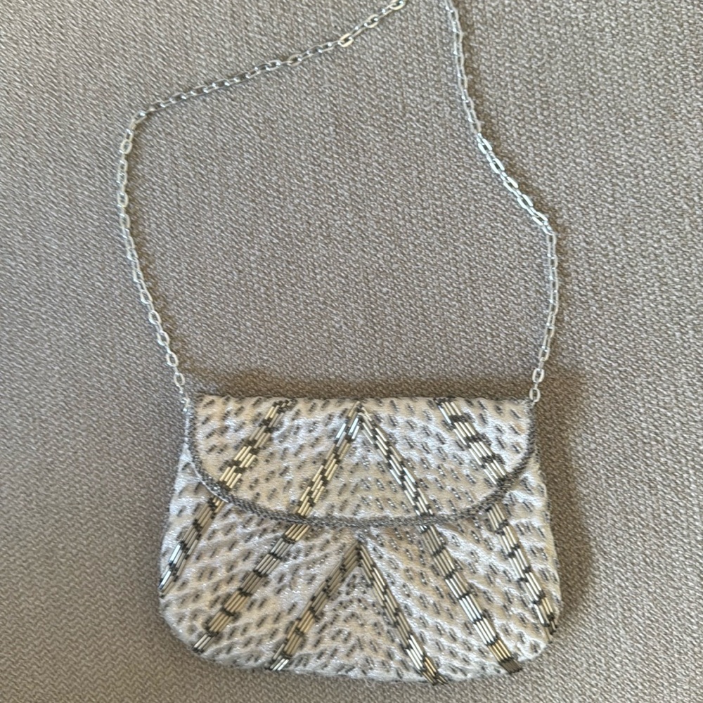 White and silver beaded hand bag